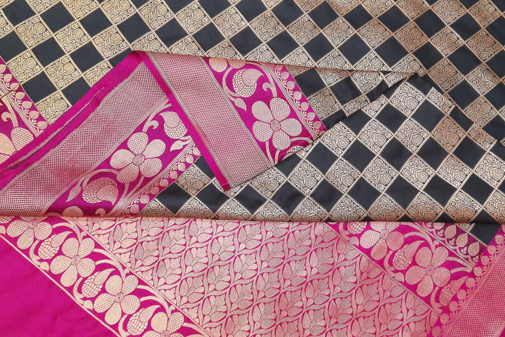 Handloom Banarasi katan pure silk brocade  saree in  checks in partly style.
