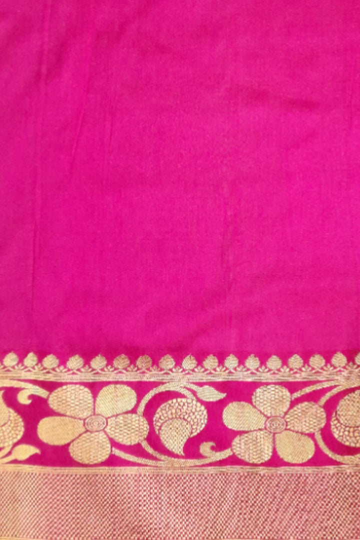 Handloom Banarasi katan pure silk brocade  saree in  checks in partly style.