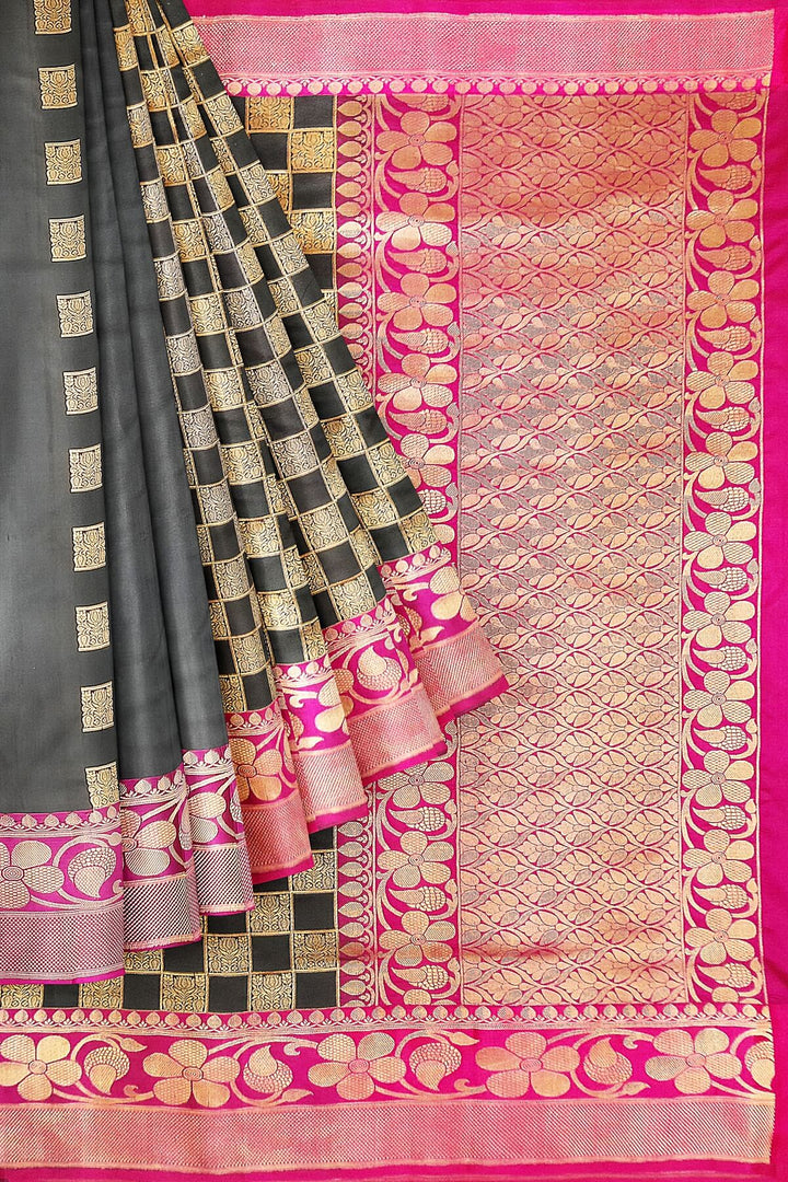 Handloom Banarasi katan pure silk brocade  saree in  checks in partly style.