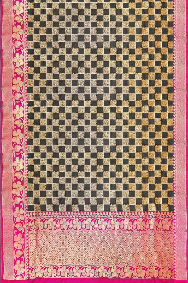 Handloom Banarasi katan pure silk brocade  saree in  checks in partly style.