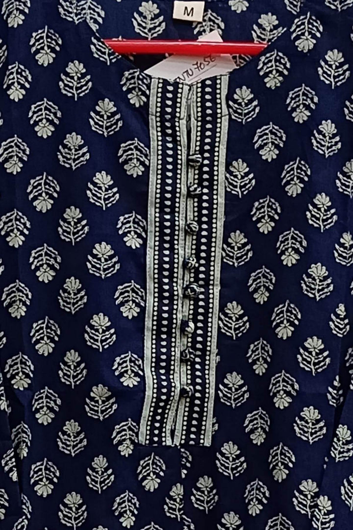 Cotton tunic in navy blue with floral motifs