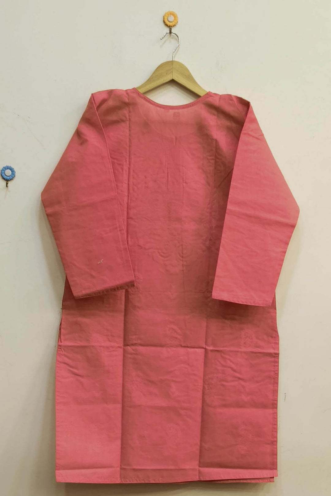 Cotton kurti with Lucknowi chikan work in  pink