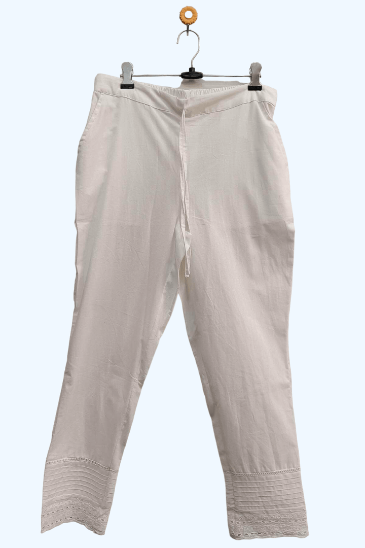 Pintucks crochet lace pant
