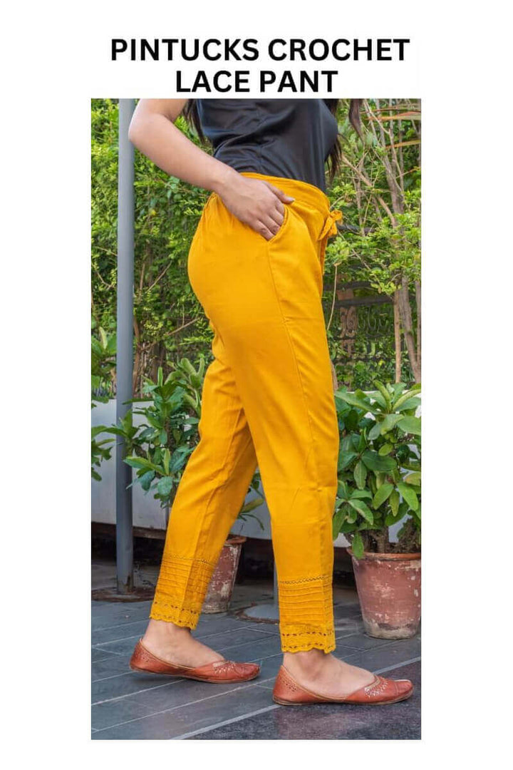 Pintucks crochet lace pant
