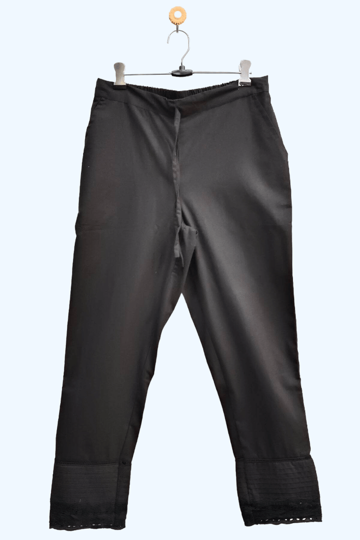 Pintucks crochet lace pant