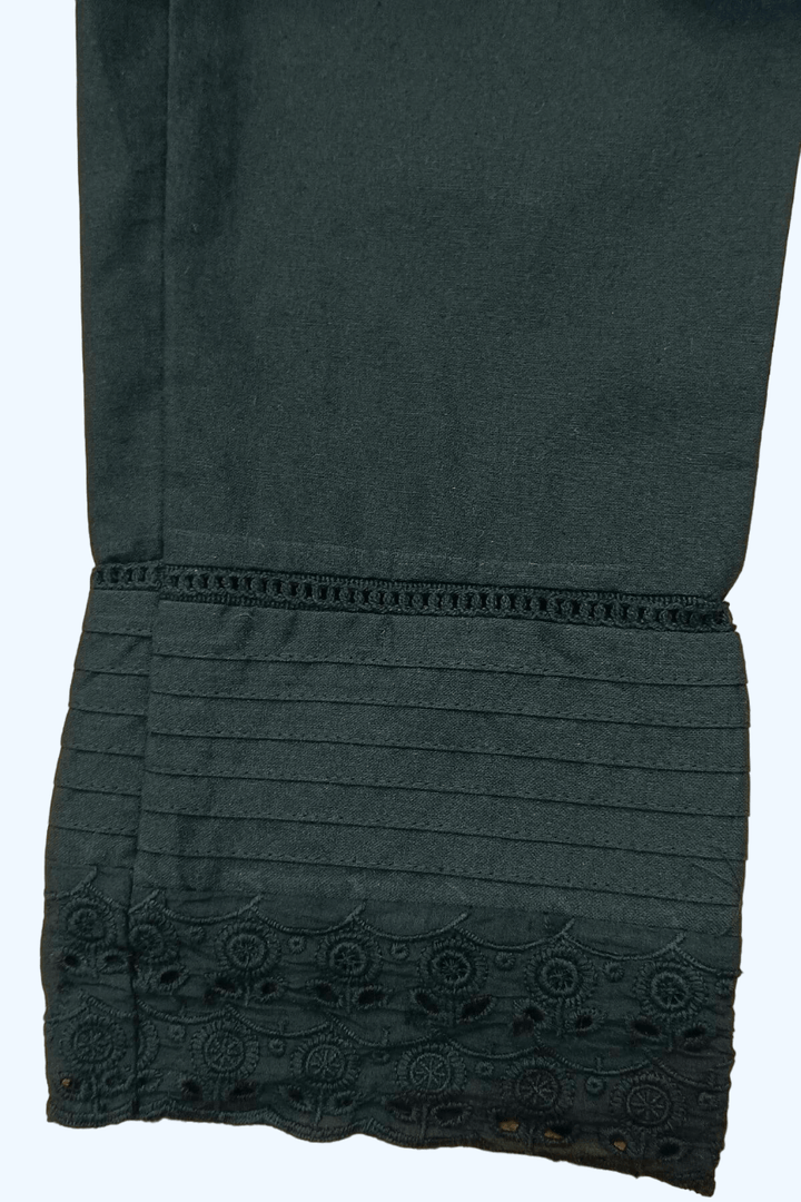 Pintucks crochet lace pant