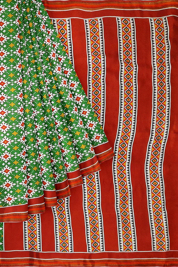 TWILL WEAVE silk saree in green   in chokta bhat ( diamond ) pattern