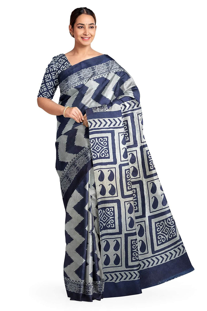 Jaipur mul cotton saree in blue  in striped zig zag  pattern.