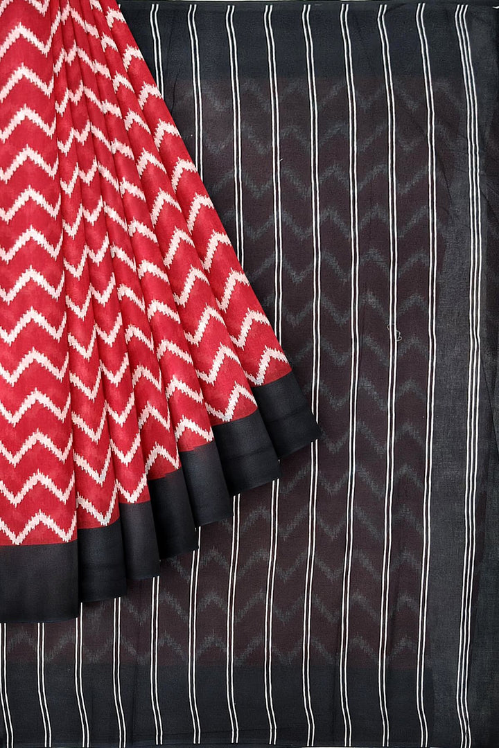 Jaipur mul cotton saree in red  in  zig zag pattern.