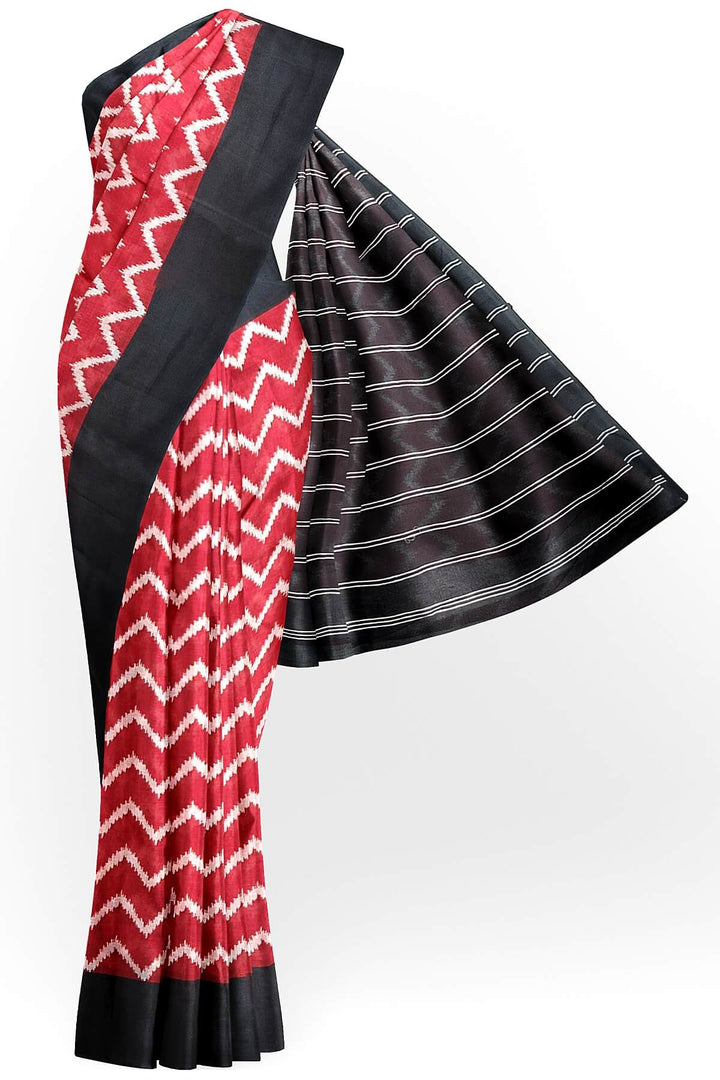Jaipur mul cotton saree in red  in  zig zag pattern.