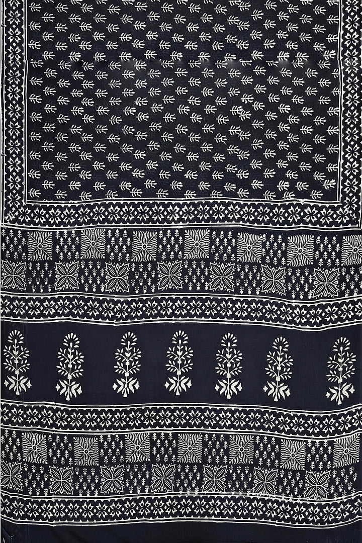Jaipur mul cotton saree in black in floral pattern.