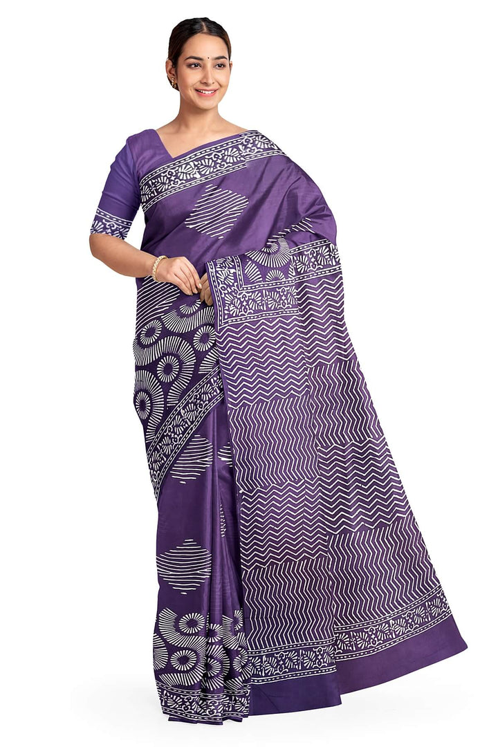 Jaipur mul cotton saree in purple in geometric pattern.