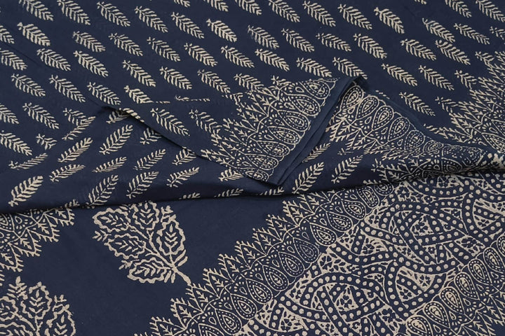 Jaipur mul cotton saree in indigo in floral pattern.
