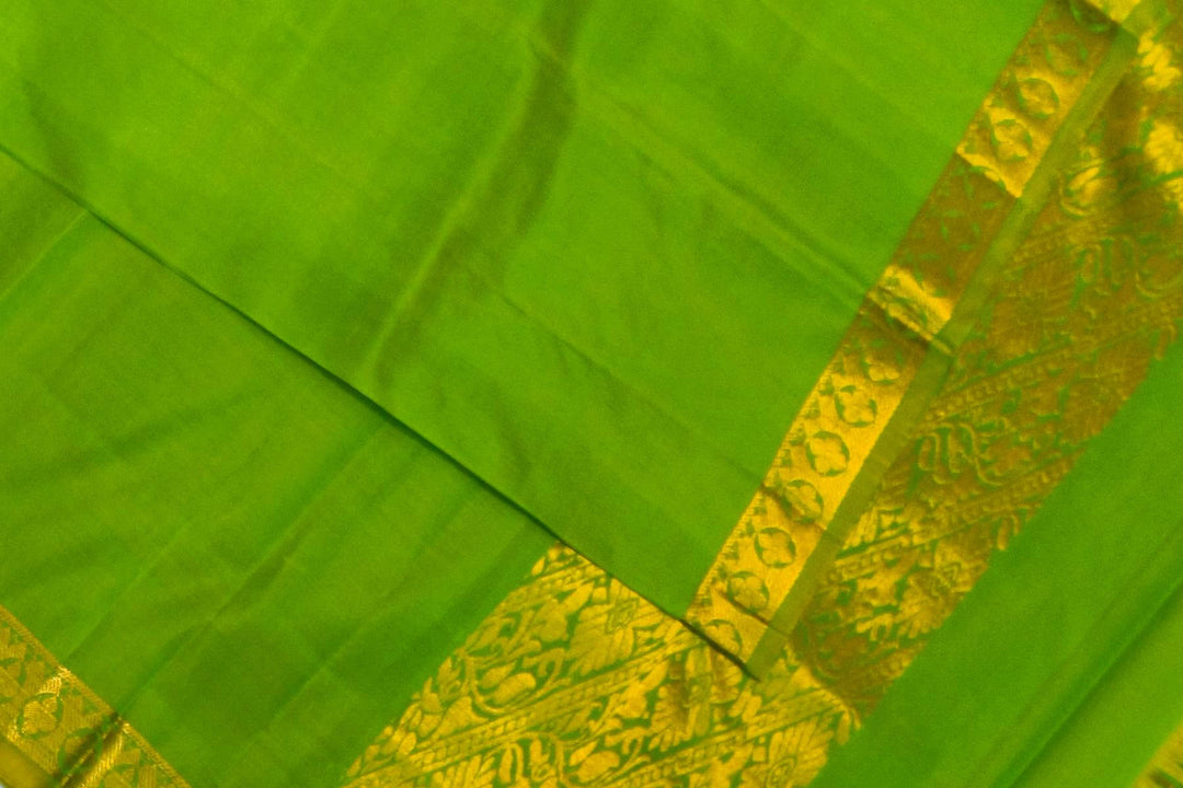 Kanchi pure silk dhavani / voni / chunni in green