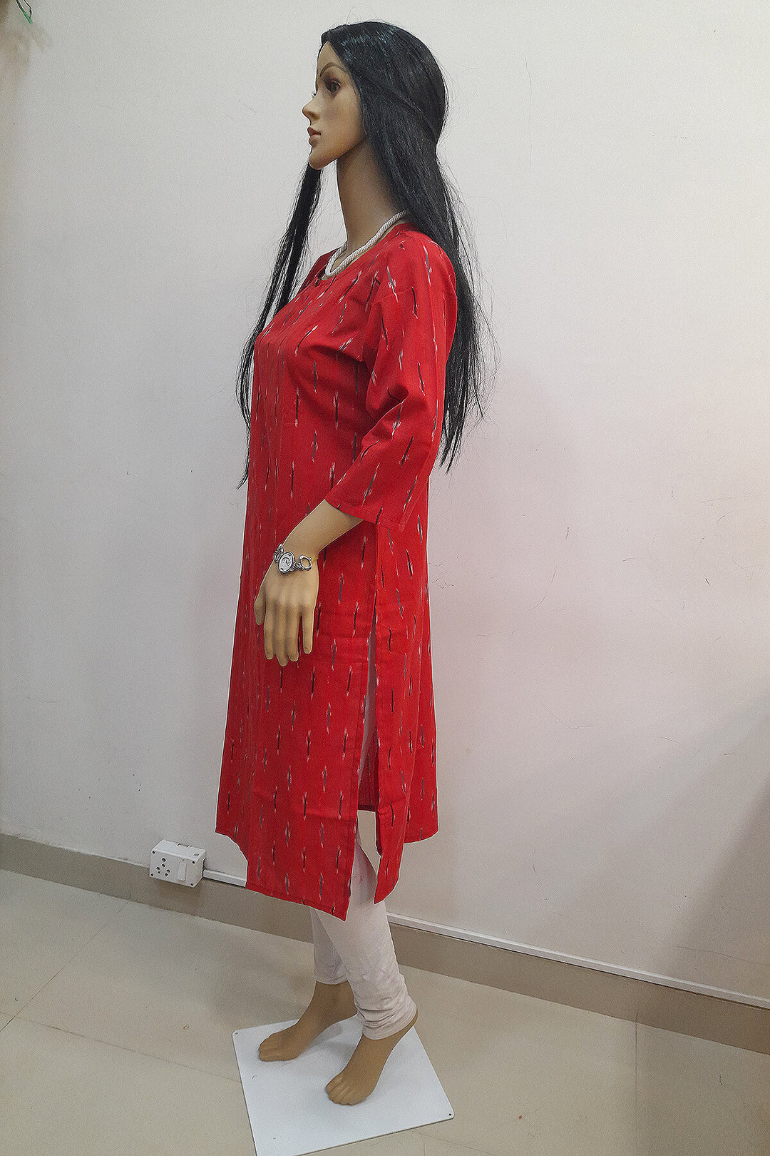 Handwoven ikat cotton kurti in straight cut in red