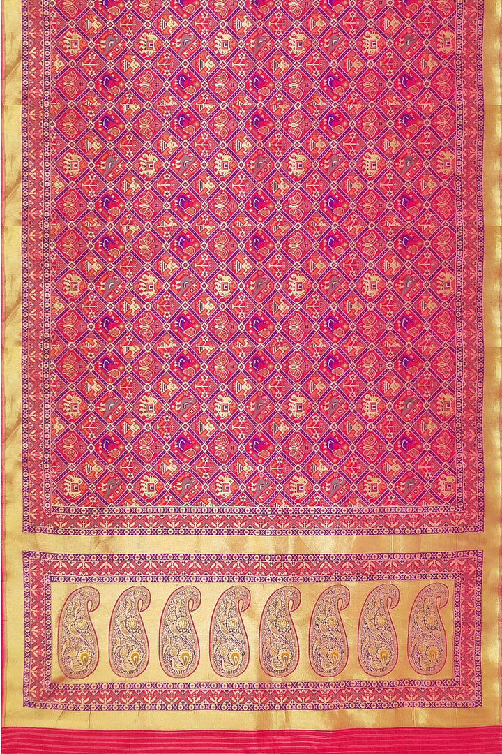 Handwoven Banarasi silk saree in  narikunj pattern in pink  with contrast pallu