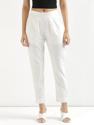 Regular cotton pants in white