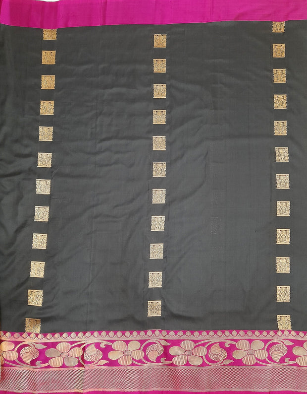 Handloom Banarasi katan pure silk brocade  saree in  checks in partly style.