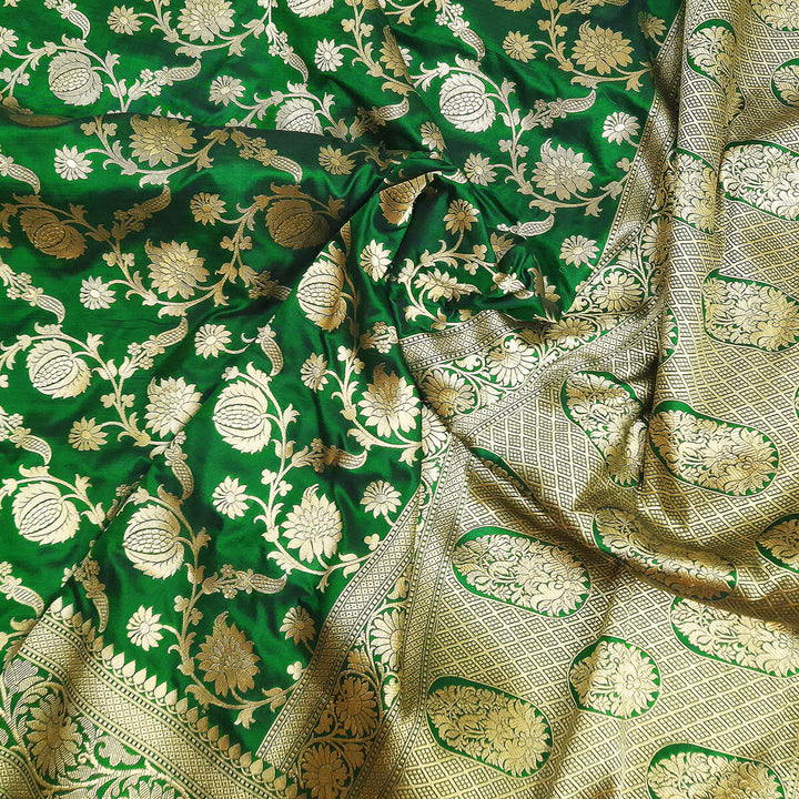 Handloom Banarasi pure silk saree in green in  jaal pattern