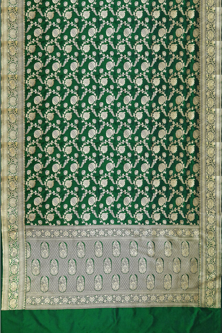 Handloom Banarasi pure silk saree in green in  jaal pattern