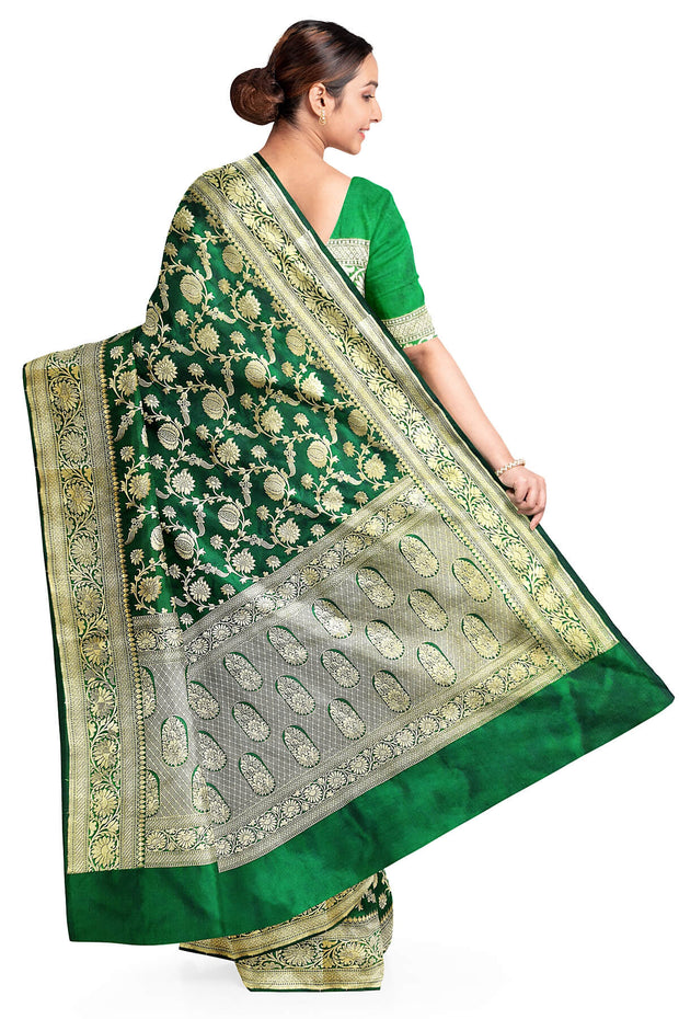 Handloom Banarasi pure silk saree in green in  jaal pattern