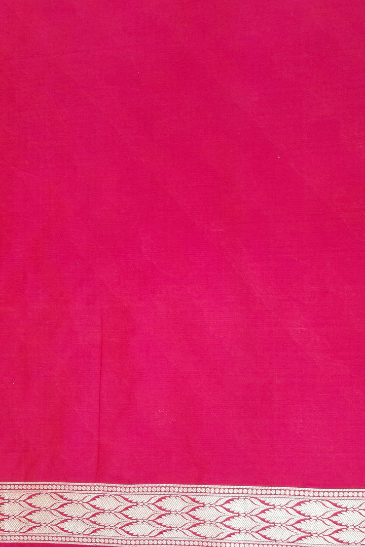Handloom Banarasi katan pure silk saree in pink in diagonal pattern