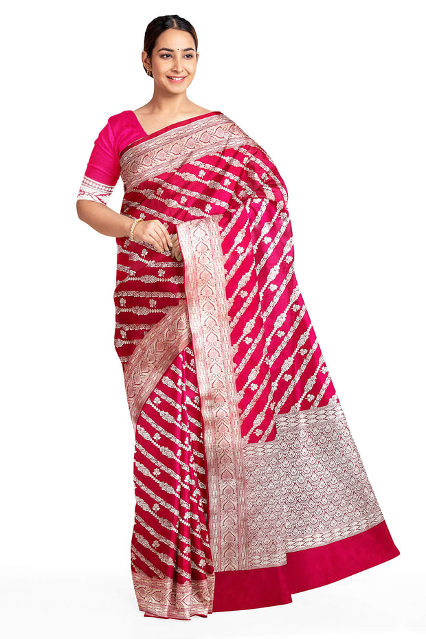 Handloom Banarasi katan pure silk saree in pink in diagonal pattern