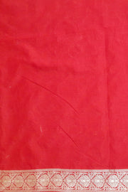 Handloom Banarasi katan pure silk saree in red in  jaal pattern