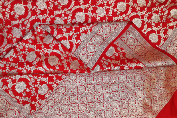 Handloom Banarasi katan pure silk saree in red in  jaal pattern