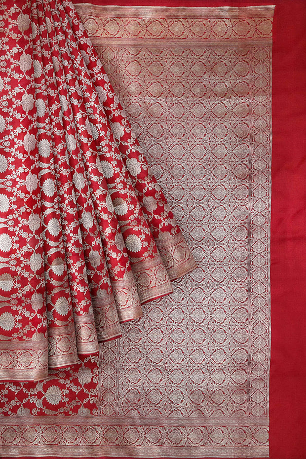 Handloom Banarasi katan pure silk saree in red in  jaal pattern