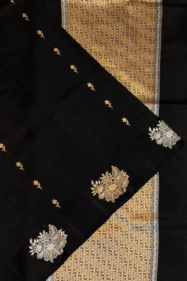 Handloom Banarasi  katan pure silk saree in black (POONA SILK)