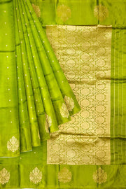 Handloom Banarasi  katan pure silk saree in mehndi green (POONA SILK)