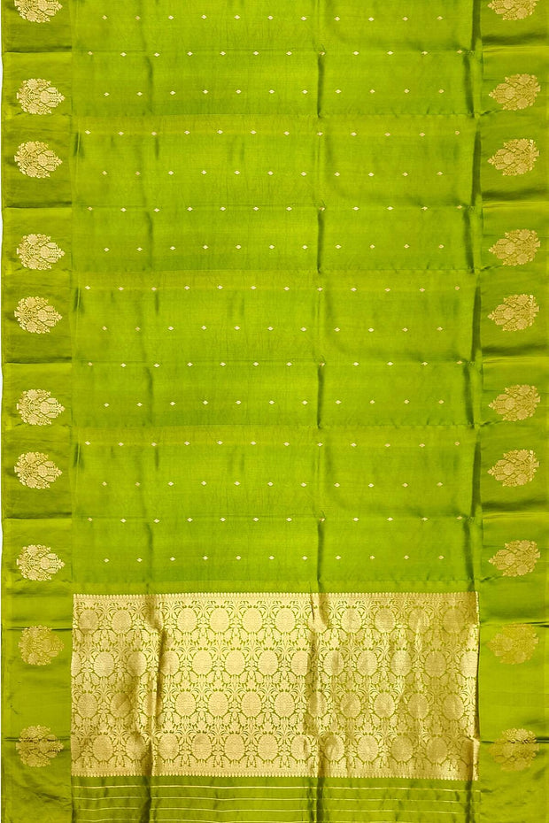 Handloom Banarasi  katan pure silk saree in mehndi green (POONA SILK)
