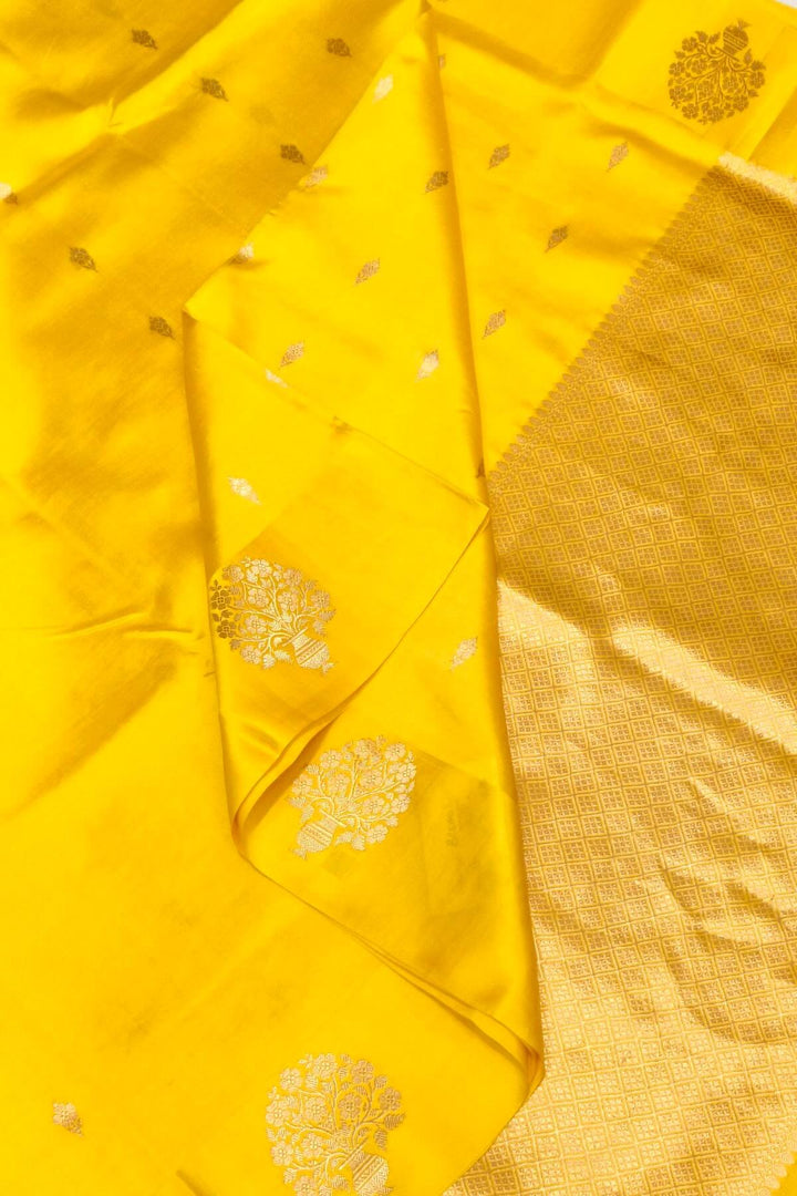 Handloom Banarasi  katan pure silk saree in yellow (POONA SILK)