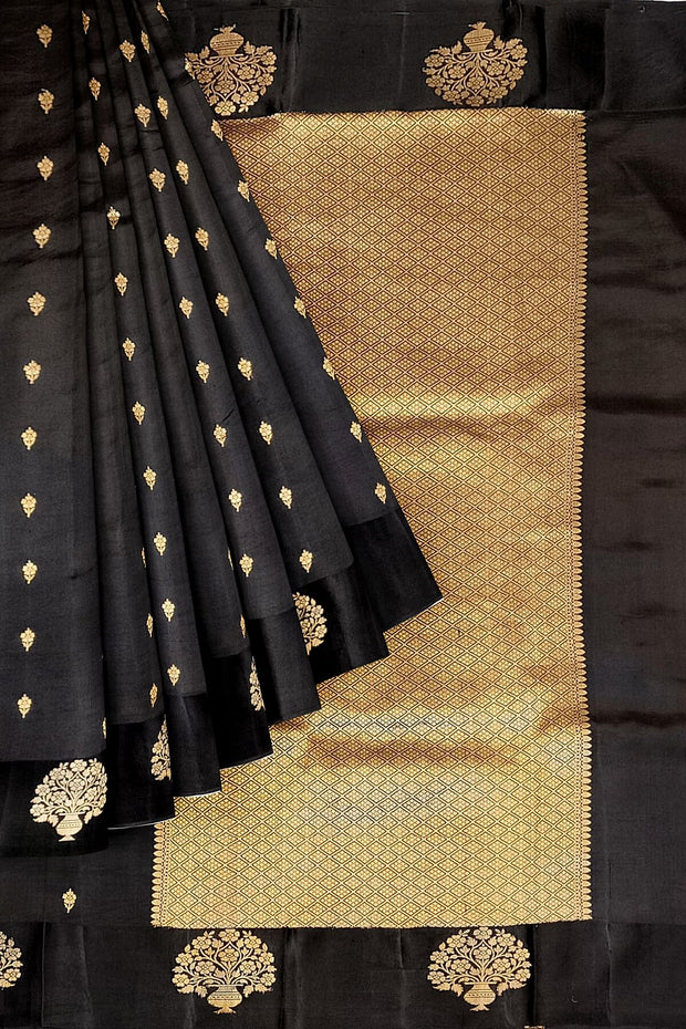 Handloom Banarasi  katan pure silk saree in black (POONA SILK)