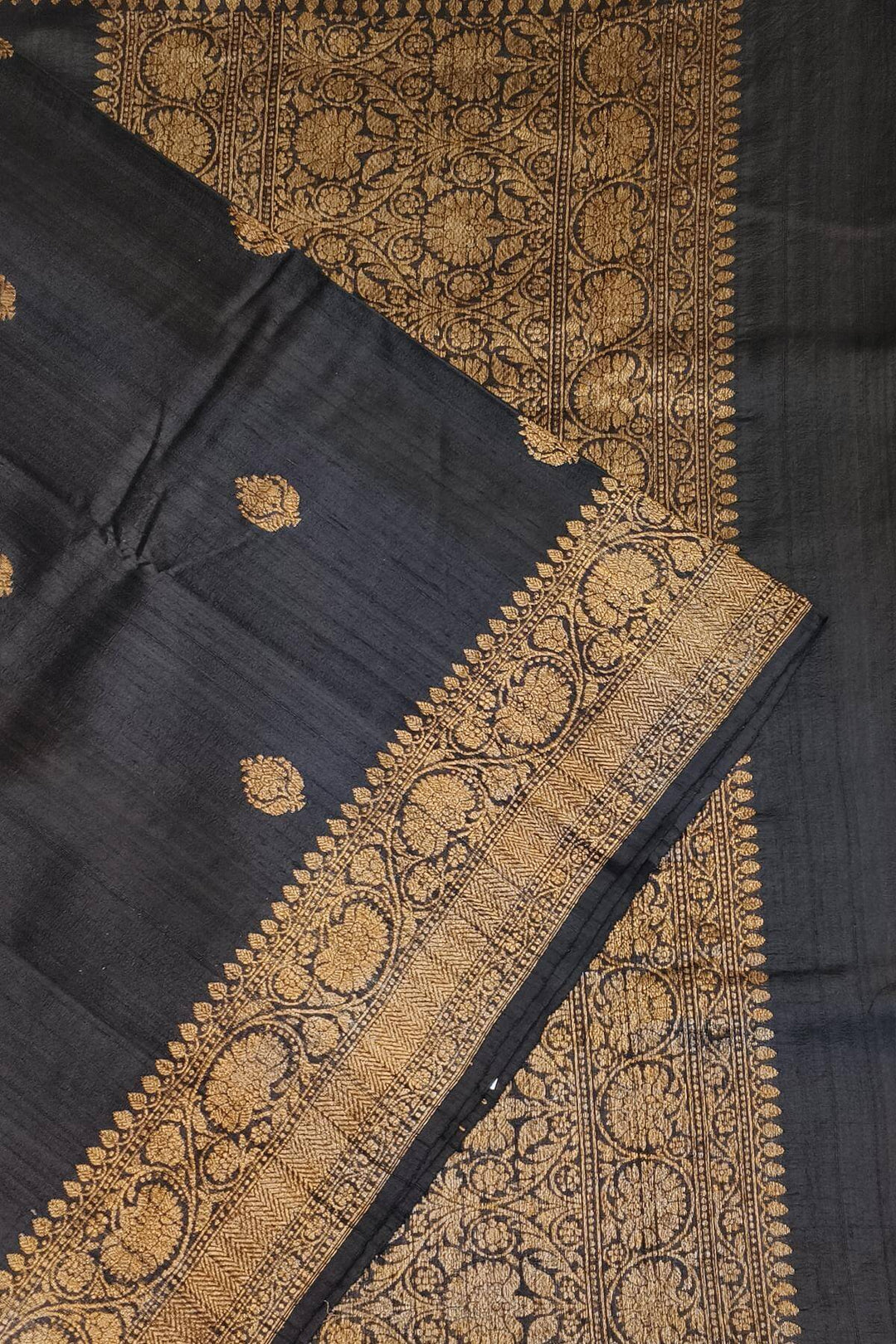 Handloom Banarasi katan pure silk saree in black in dupion finish