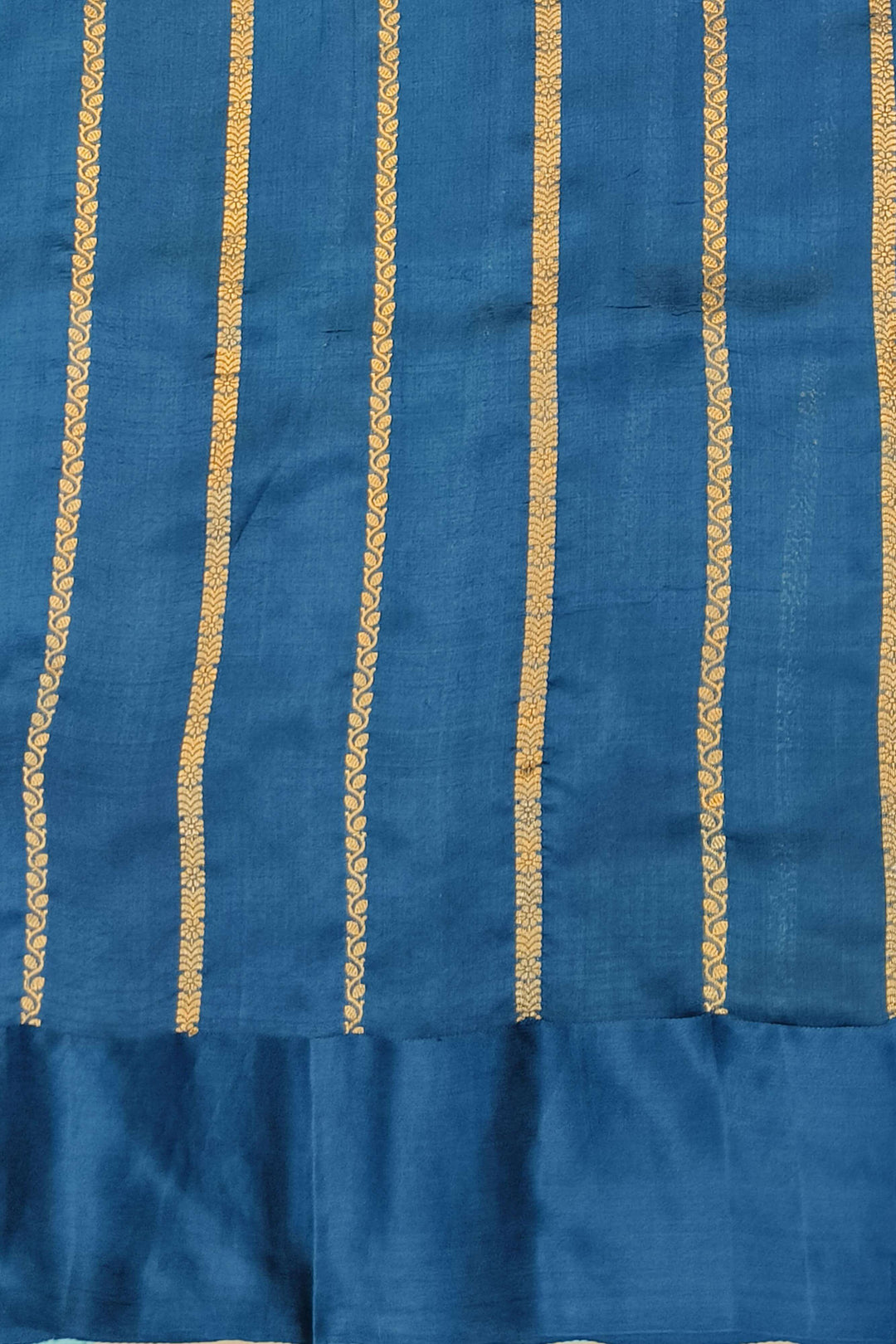 Banarasi  katan pure silk saree in sea blue with small motifs