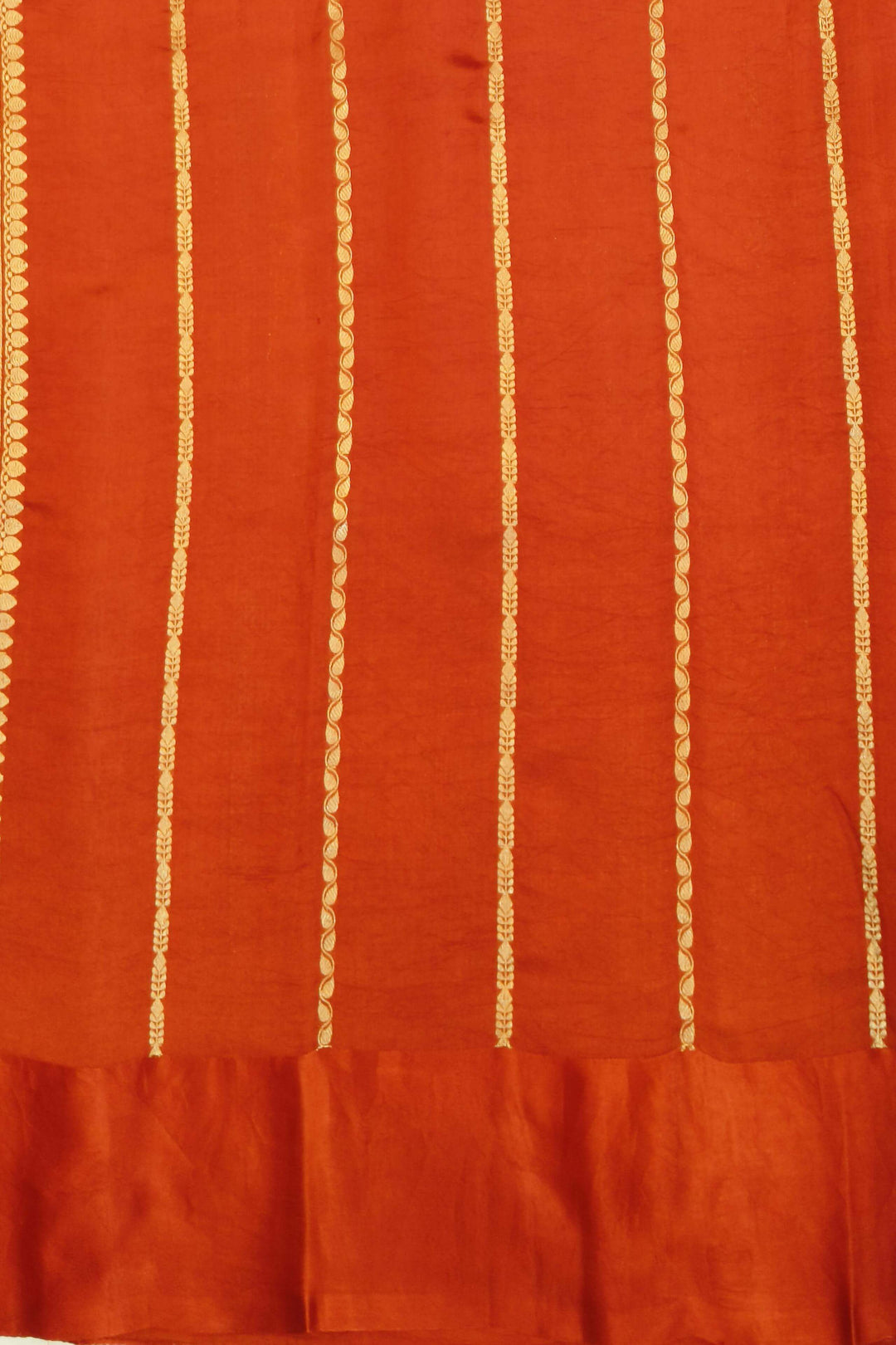 Banarasi  katan pure silk saree in red with small motifs