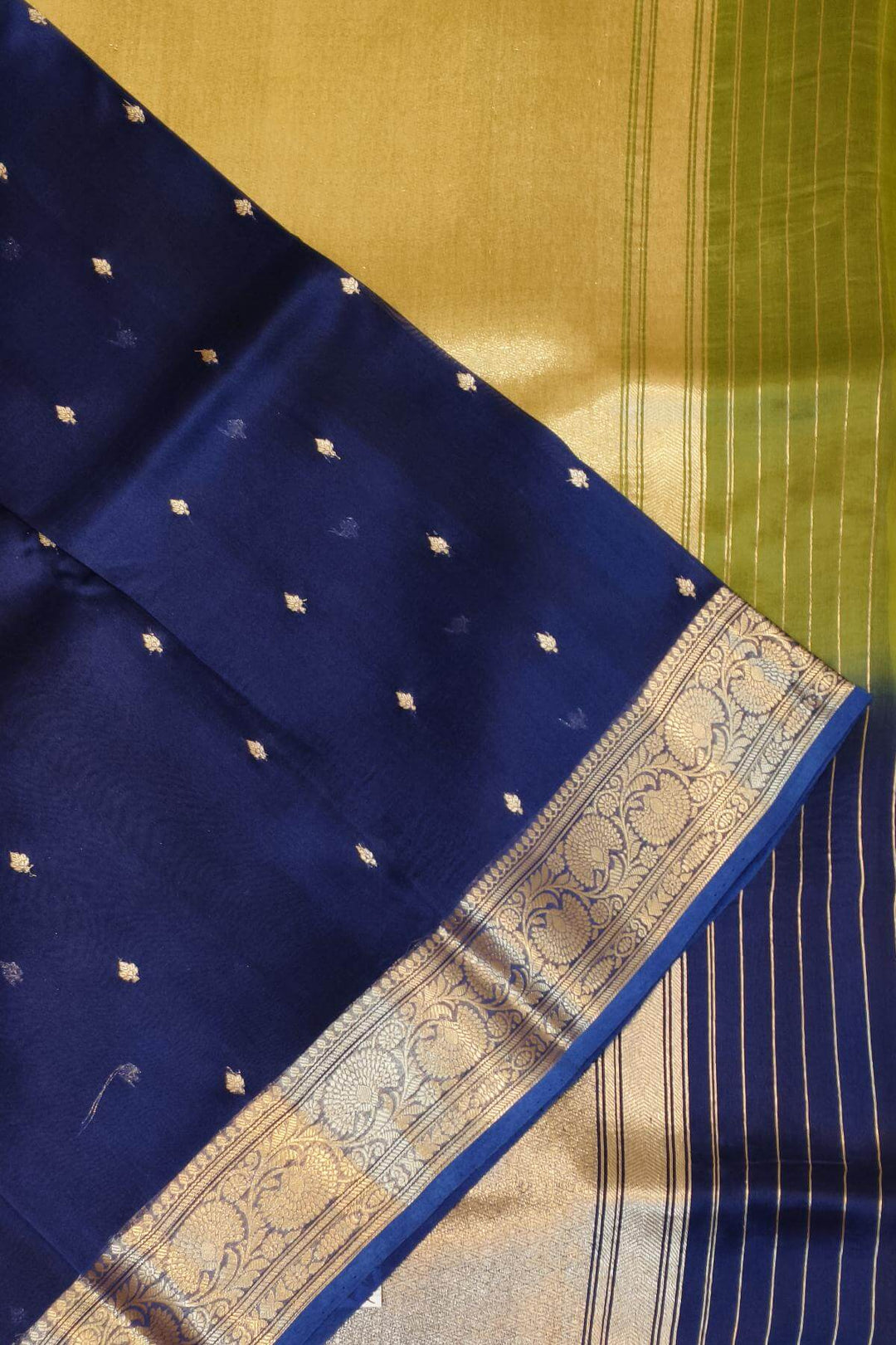 Banarasi kora (organza)  silk saree in  mehndi green