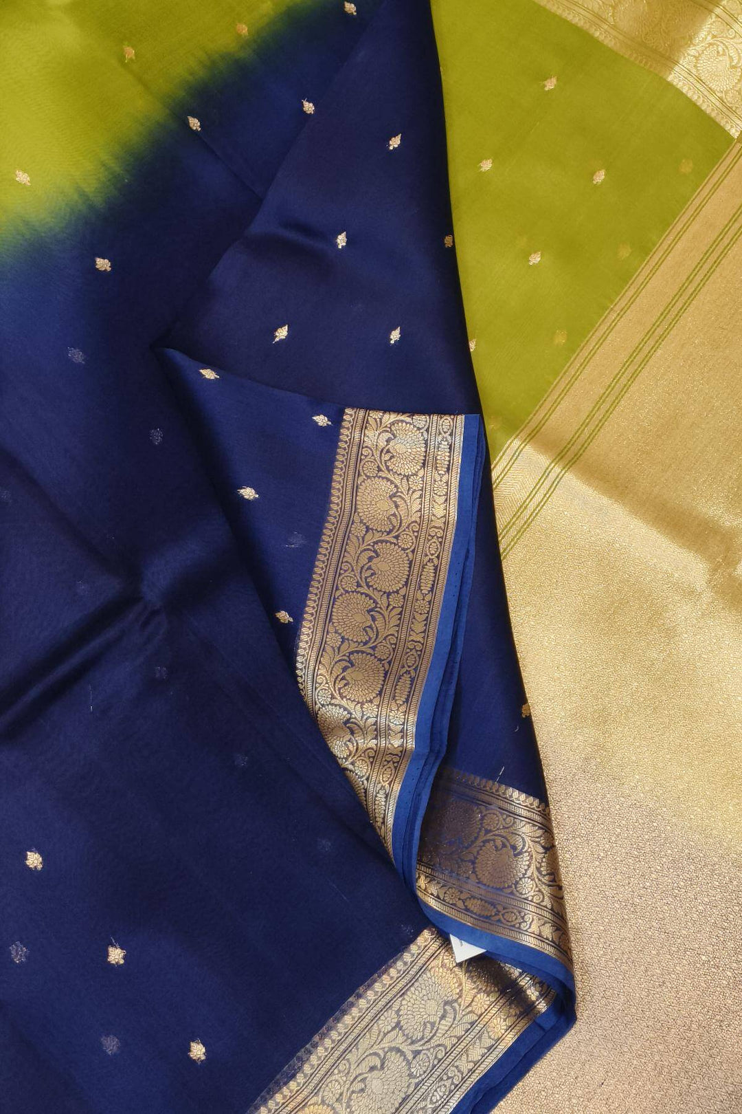 Banarasi kora (organza)  silk saree in  mehndi green