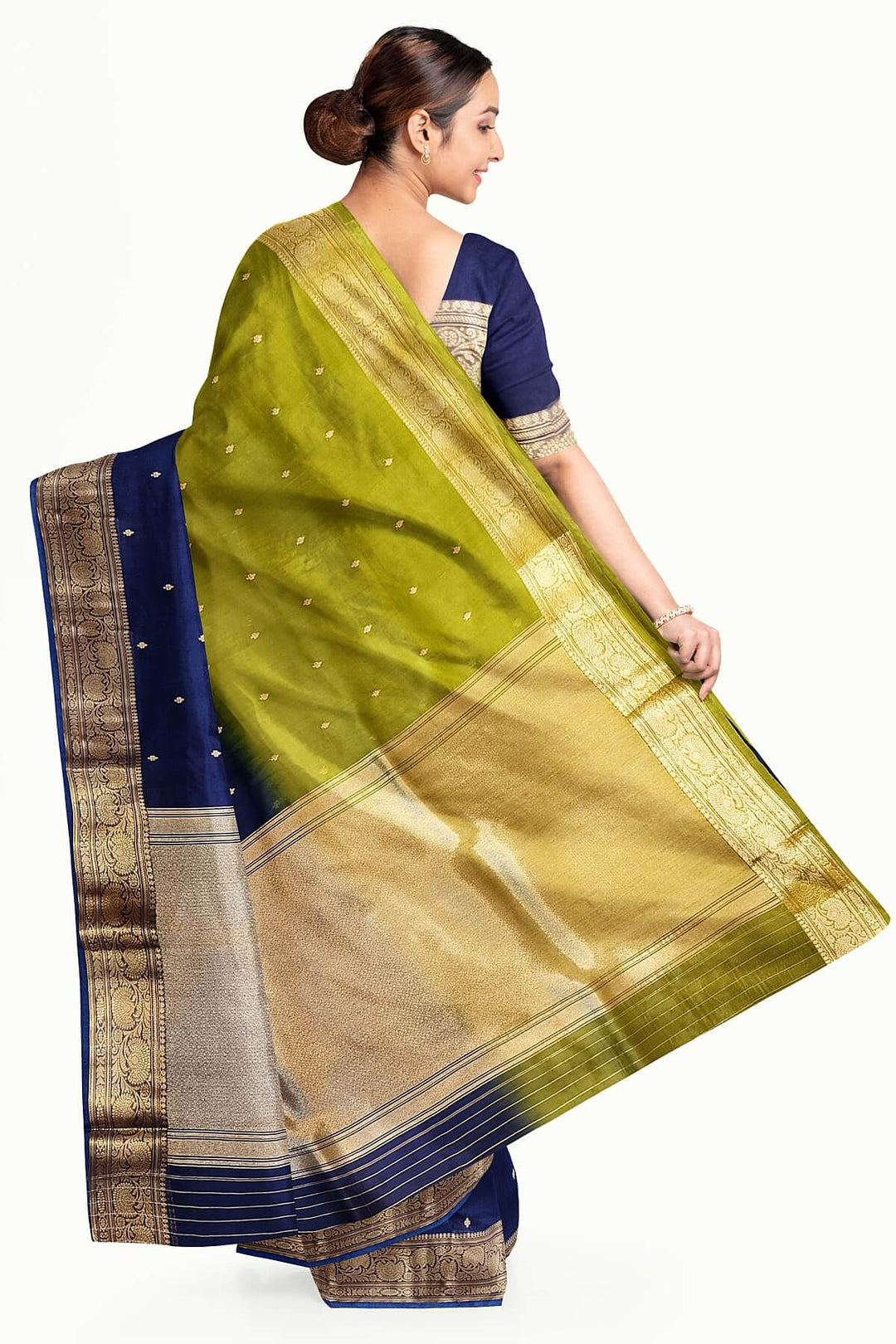Banarasi kora (organza)  silk saree in  mehndi green