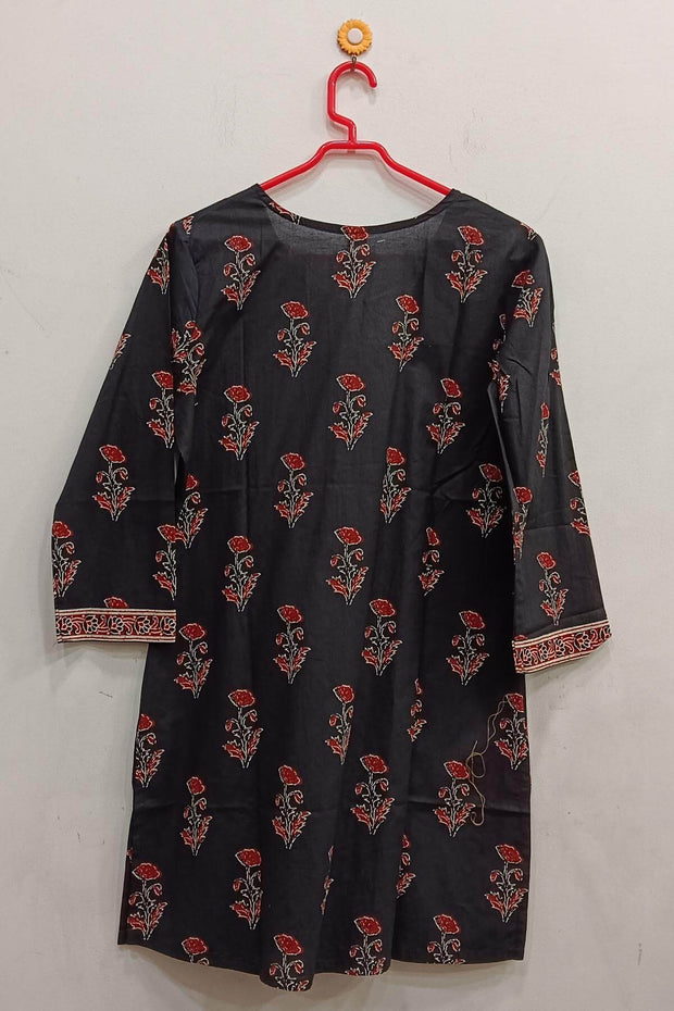 Cotton tunic in black with floral print