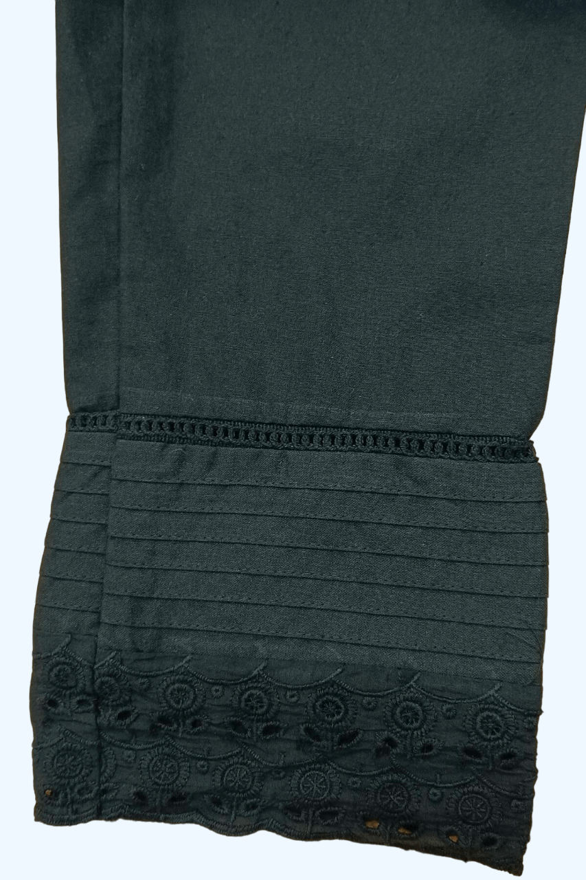 Pintucks crochet lace pant