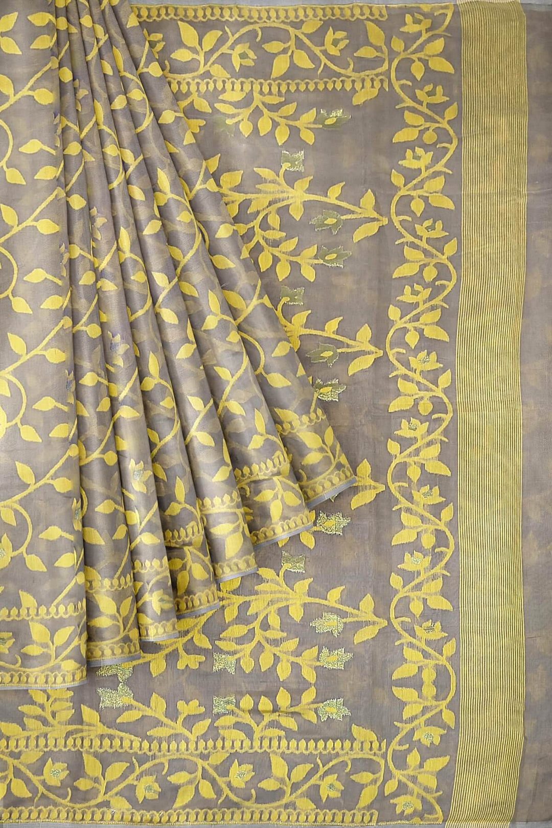Handloom silk cotton saree in grey in floral jamdani weave