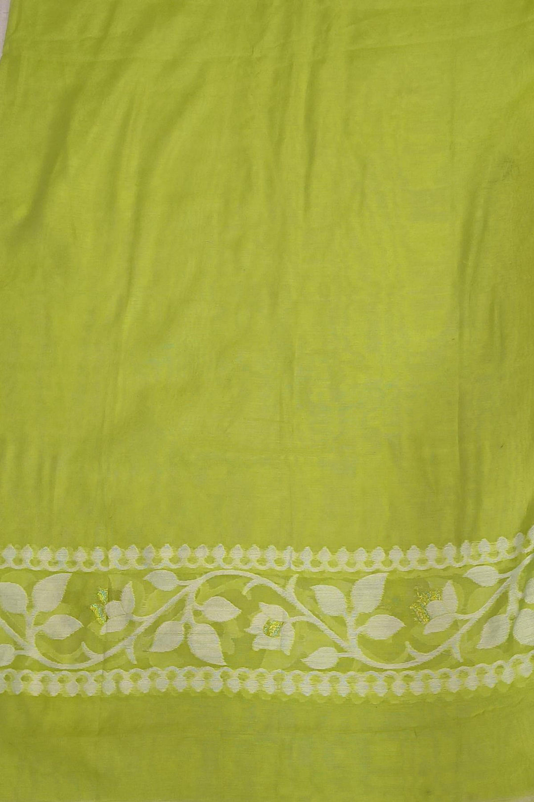 Handloom silk cotton saree in green in floral jamdani weave