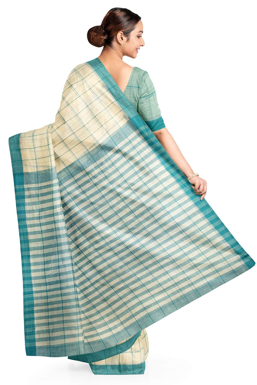 Soft cotton saree in off white in checks