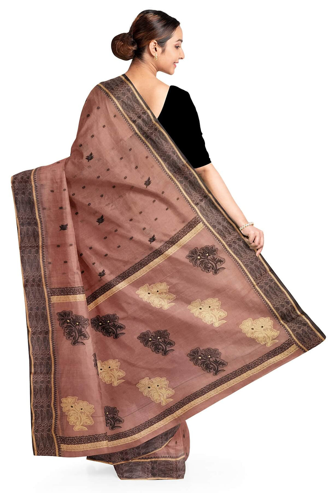 Cotton saree in onion pink with floral motifs in Jamdani weave
