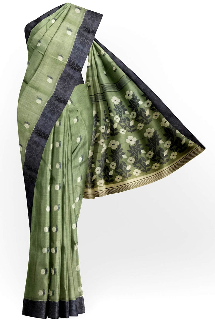 Cotton saree in green with floral motifs in Jamdani weave