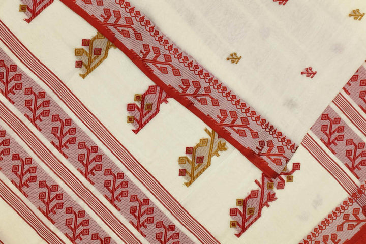 Tangail tant cotton saree in cream with small buttis