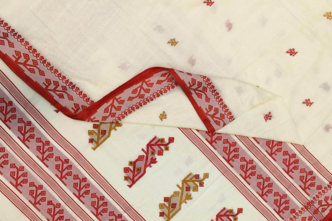 Tangail tant cotton saree in cream with small buttis